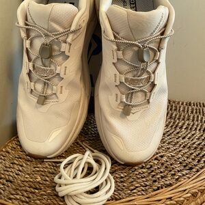 🔥NEW! HOKA Transport- Size 8- color Eggnog